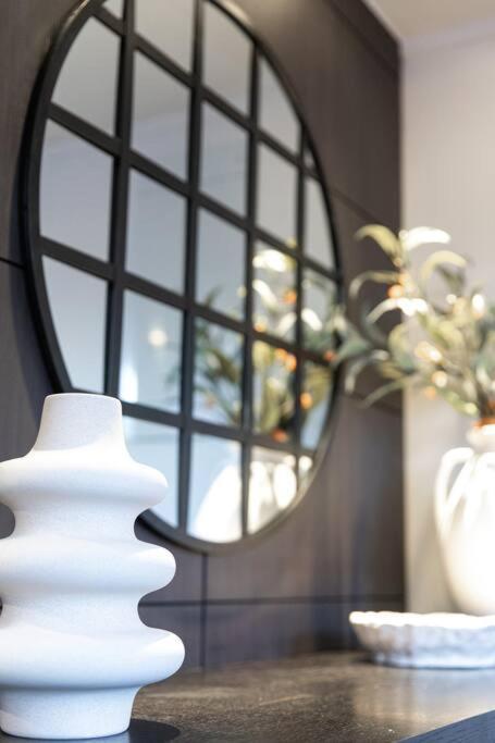 True New York Style Newmarket Loft Apartment Окленд Экстерьер фото